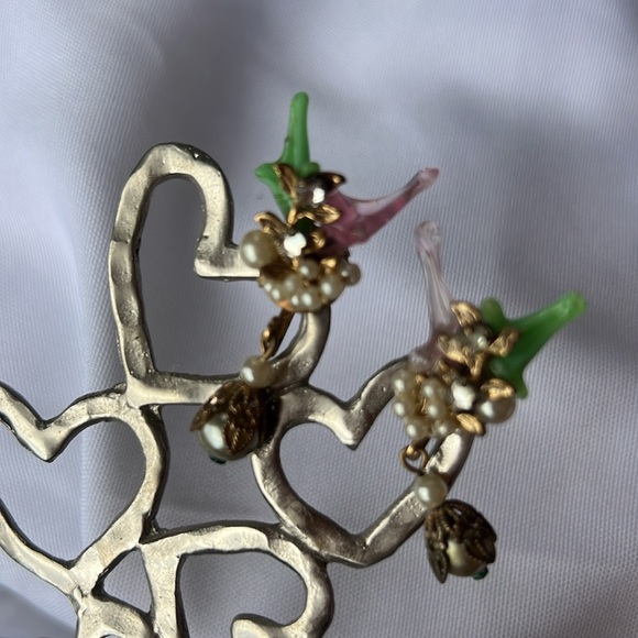 Vintage Rare Early Miriam Haskell Robert Brass Filigree glass leaf Earrings Set - Picture 4 of 17